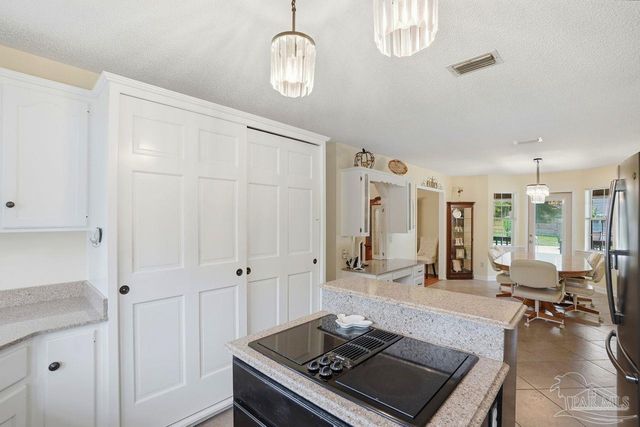 1437 Kings Rd, Cantonment, FL 32533