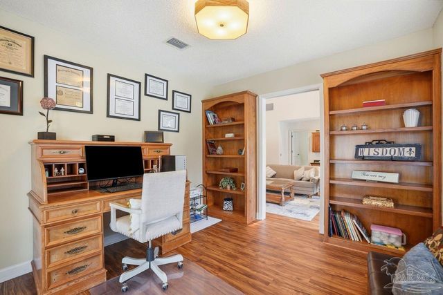 1437 Kings Rd, Cantonment, FL 32533