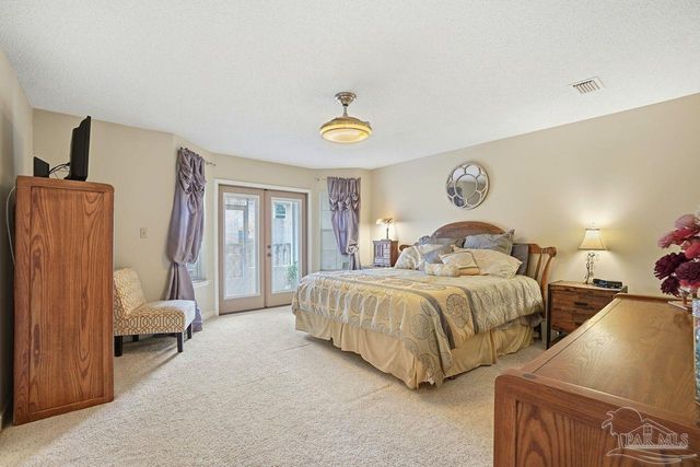 1437 Kings Rd, Cantonment, FL 32533