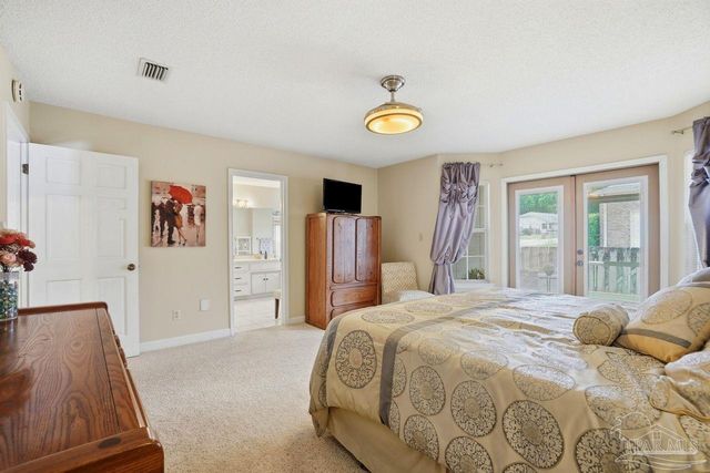 1437 Kings Rd, Cantonment, FL 32533