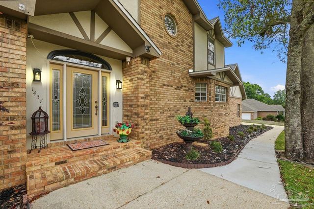 1437 Kings Rd, Cantonment, FL 32533