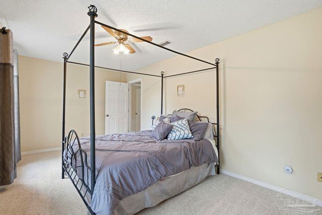 1437 Kings Rd, Cantonment, FL 32533