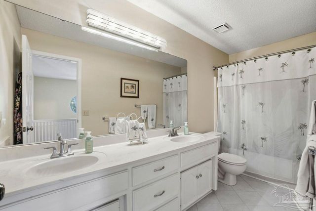 1437 Kings Rd, Cantonment, FL 32533