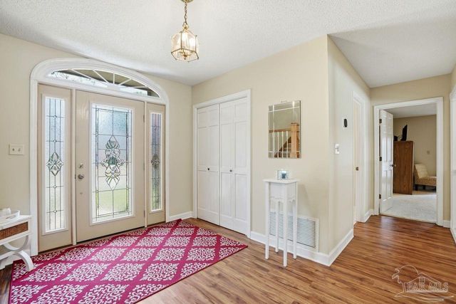 1437 Kings Rd, Cantonment, FL 32533