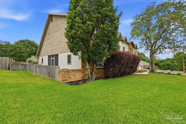 1437 Kings Rd, Cantonment, FL 32533