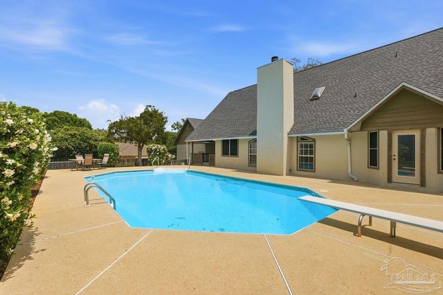 1437 Kings Rd, Cantonment, FL 32533