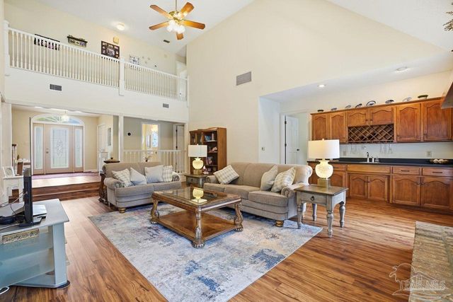 1437 Kings Rd, Cantonment, FL 32533