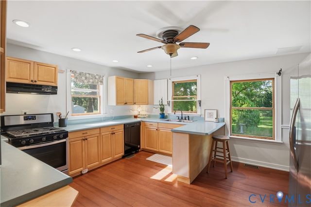 4606 Lee St, Chester, VA 23831