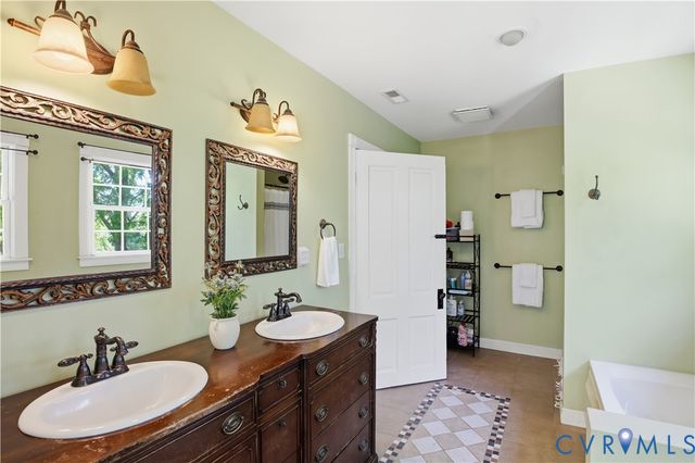 4606 Lee St, Chester, VA 23831