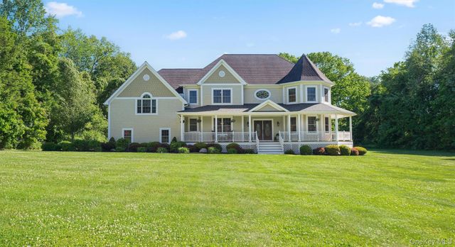 17 Coopers Lane, Hopewell Junction, NY 12533