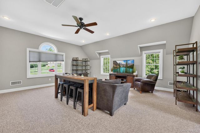 17 Coopers Lane, Hopewell Junction, NY 12533