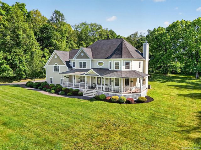 17 Coopers Lane, Hopewell Junction, NY 12533