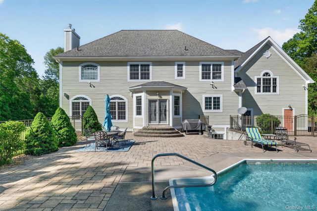 17 Coopers Lane, Hopewell Junction, NY 12533
