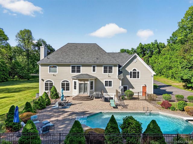 17 Coopers Lane, Hopewell Junction, NY 12533