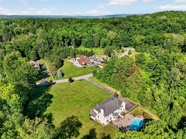 17 Coopers Lane, Hopewell Junction, NY 12533