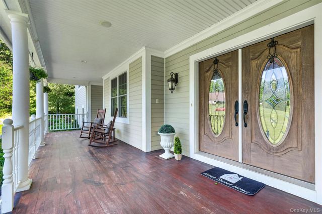 17 Coopers Lane, Hopewell Junction, NY 12533