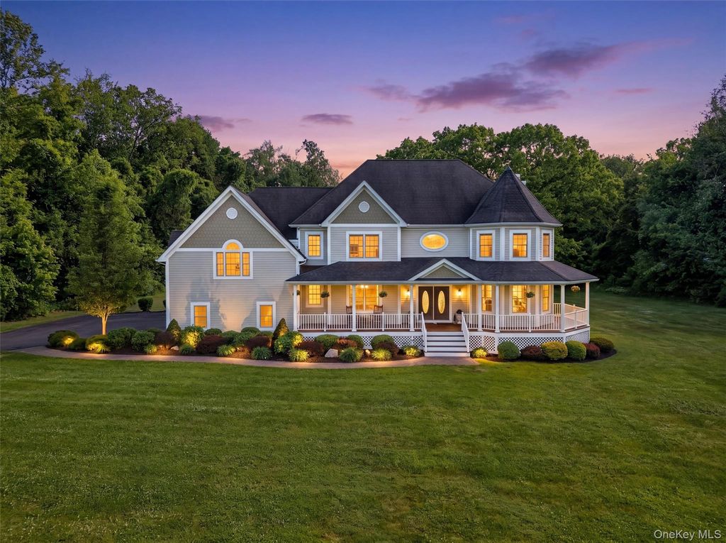 17 Coopers Lane, Hopewell Junction, NY 12533
