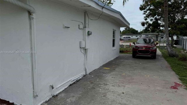 16221 E Bunche Park Dr, Miami Gardens, FL 33054