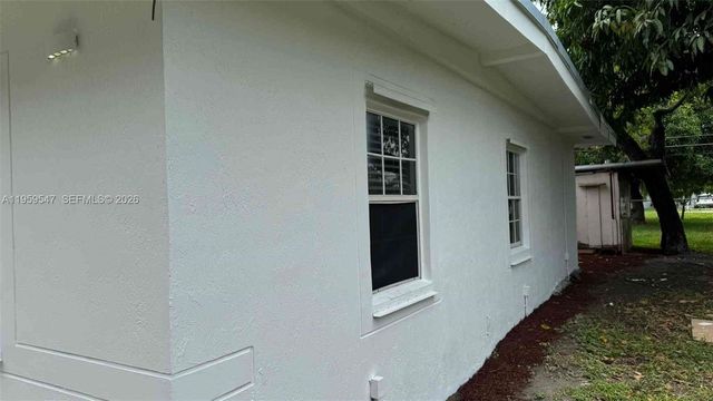 16221 E Bunche Park Dr, Miami Gardens, FL 33054