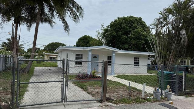 16221 E Bunche Park Dr, Miami Gardens, FL 33054