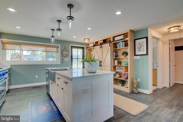 162 SHORE DR, Colonial Beach, VA 22443