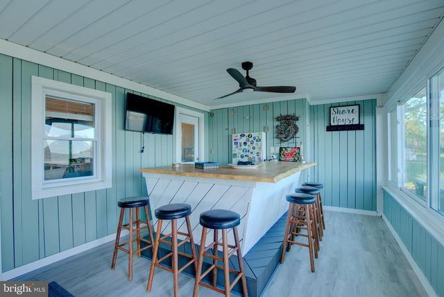162 SHORE DR, Colonial Beach, VA 22443