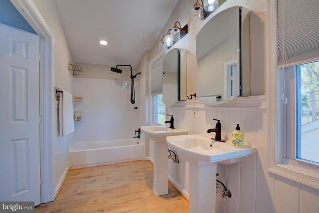 162 SHORE DR, Colonial Beach, VA 22443