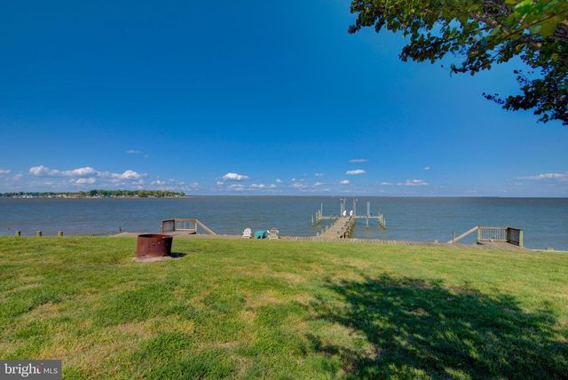 162 SHORE DR, Colonial Beach, VA 22443