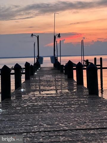 162 SHORE DR, Colonial Beach, VA 22443