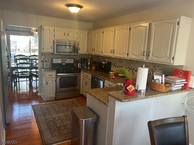 89 Violet Ct, Readington Twp., NJ 08889