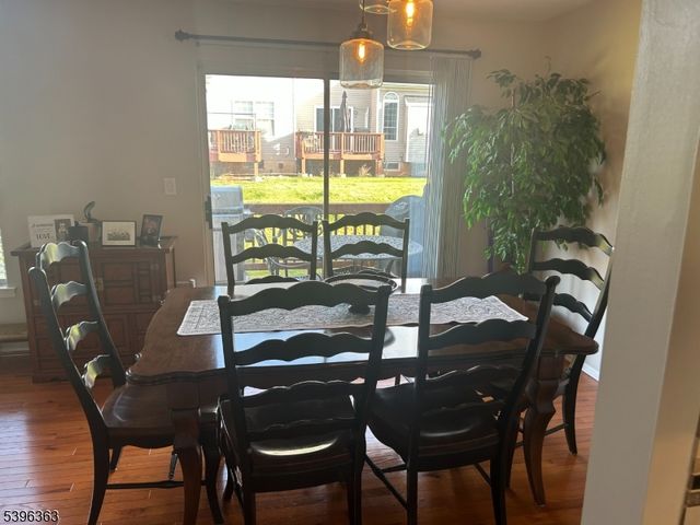 89 Violet Ct, Readington Twp., NJ 08889