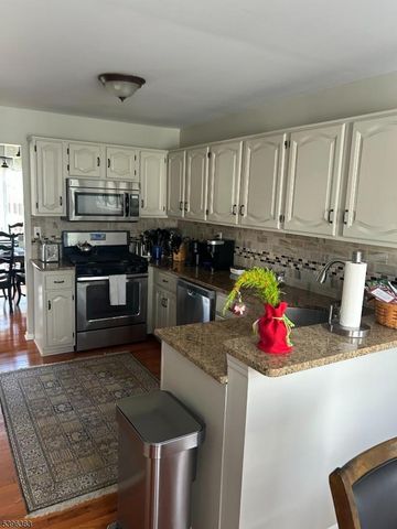 89 Violet Ct, Readington Twp., NJ 08889