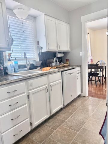 2022 S Old Manor Rd, Wichita, KS 67218