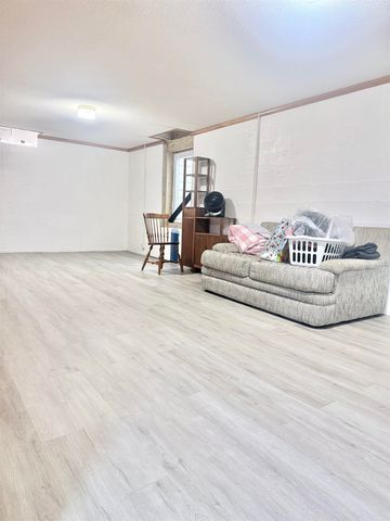 2022 S Old Manor Rd, Wichita, KS 67218