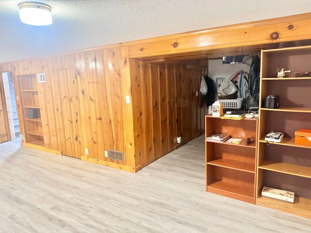 2022 S Old Manor Rd, Wichita, KS 67218