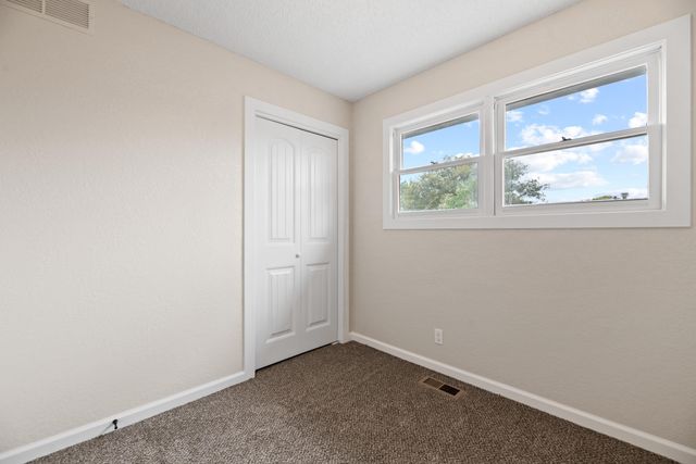 2108 W 46th St S, Wichita, KS 67217