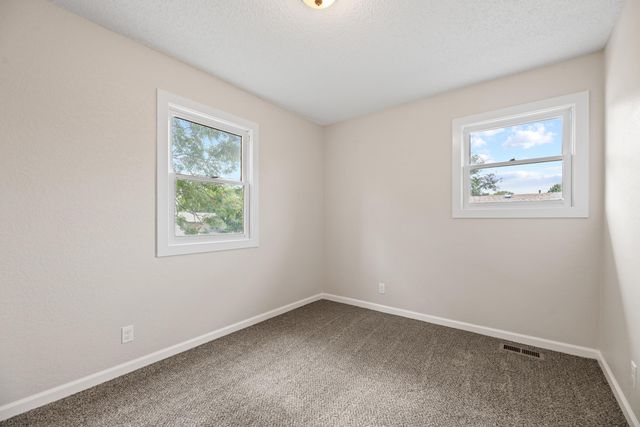 2108 W 46th St S, Wichita, KS 67217