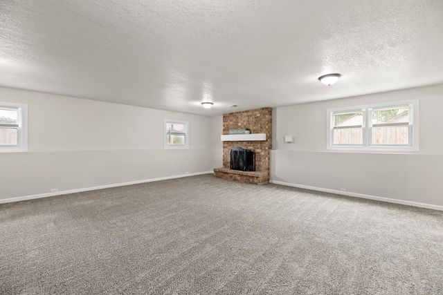 2108 W 46th St S, Wichita, KS 67217