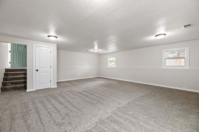 2108 W 46th St S, Wichita, KS 67217