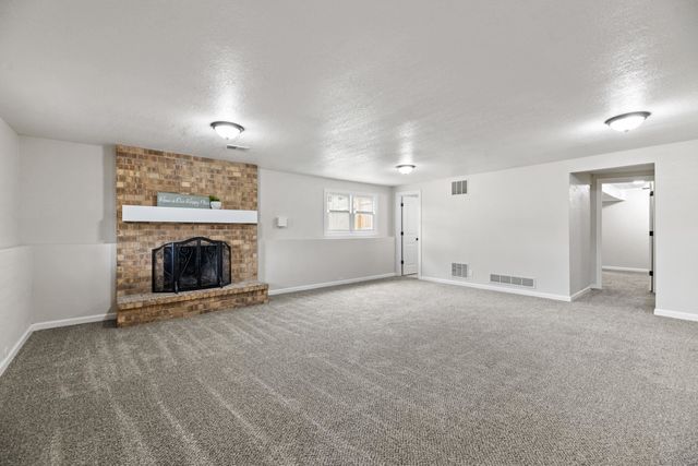 2108 W 46th St S, Wichita, KS 67217