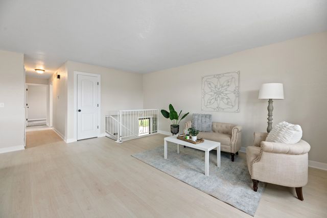 2108 W 46th St S, Wichita, KS 67217