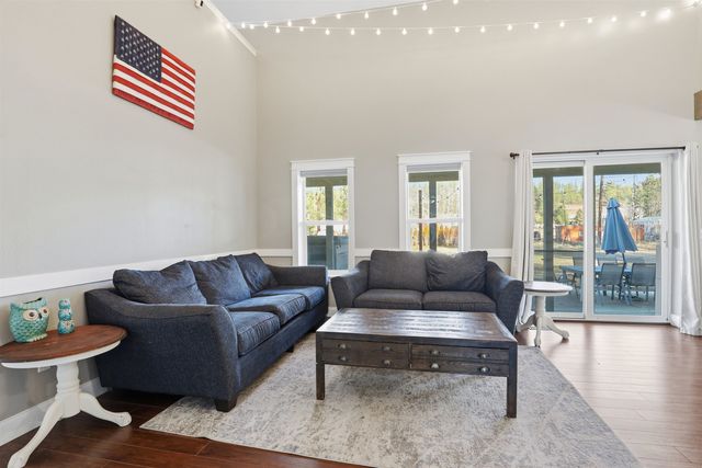 13204 W Greenfield Rd, Nine Mile Falls, WA 99026