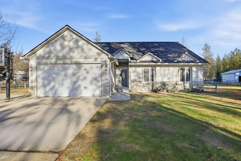 13204 W Greenfield Rd, Nine Mile Falls, WA 99026
