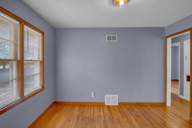 870 S Watson Ln, Wichita, KS 67207
