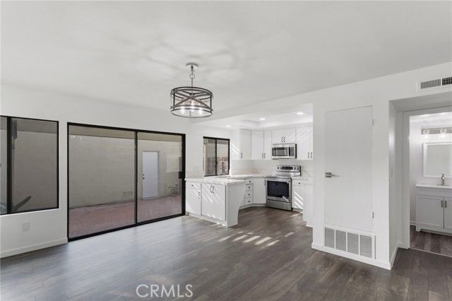 9873 Karmont, South Gate, CA 90280