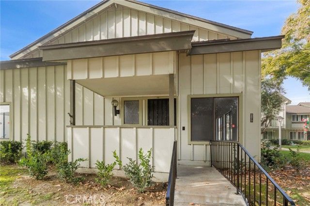 9873 Karmont, South Gate, CA 90280