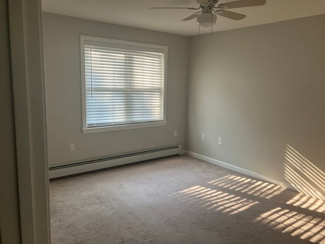 147 Constitution Dr 147, Fitchburg, MA 01420