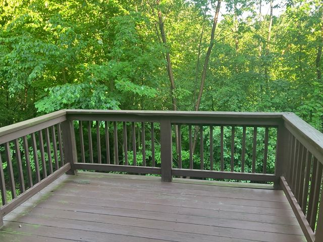 147 Constitution Dr 147, Fitchburg, MA 01420
