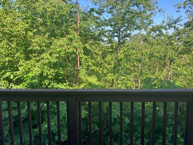 147 Constitution Dr 147, Fitchburg, MA 01420