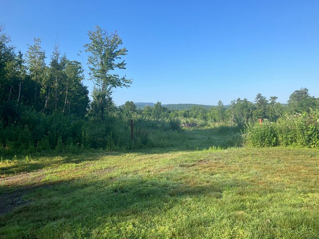 147 Constitution Dr 147, Fitchburg, MA 01420
